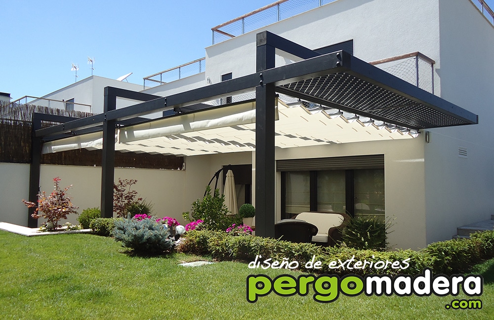 Pergola negra con toldo blanco