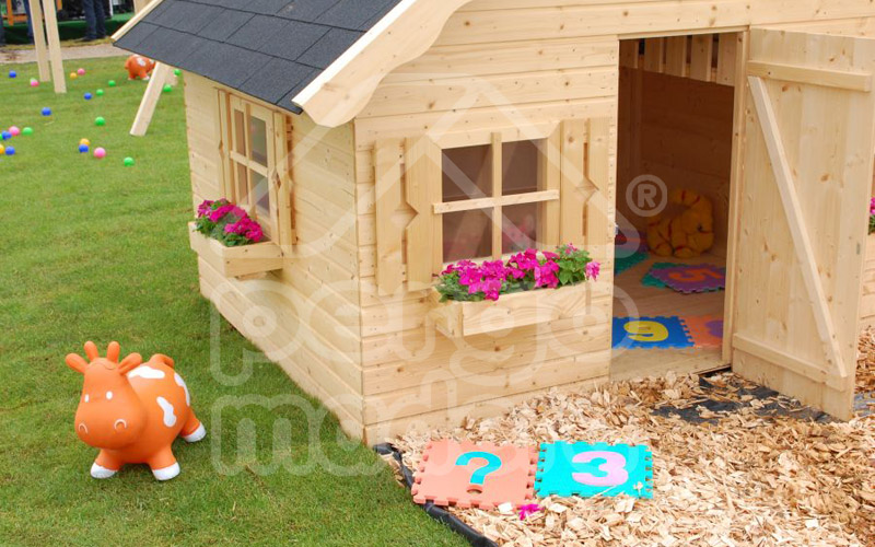 Casitas infantiles de madera en Madrid - PERGOMADERA