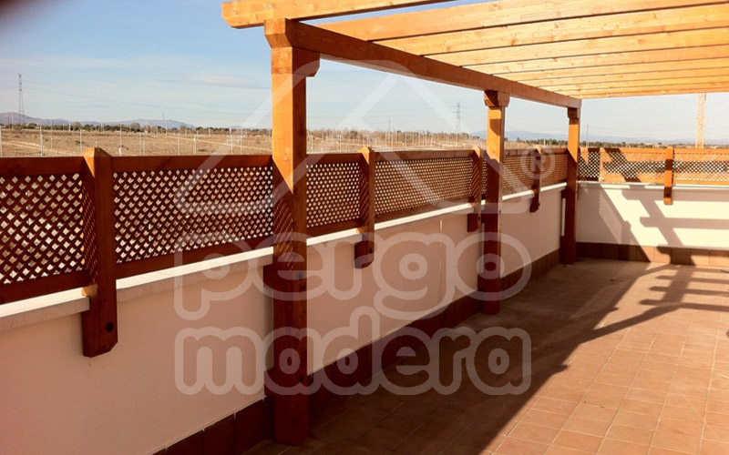 Celosias de madera Madrid - Celosías para ático, terraza y jardín